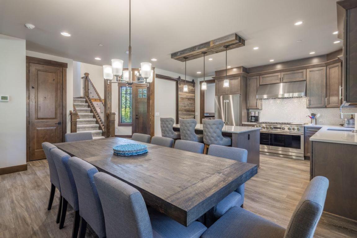 Suncadia 4 Bdrm Home Beautiful Floor To Ceiling Fireplace 클리에럼 외부 사진